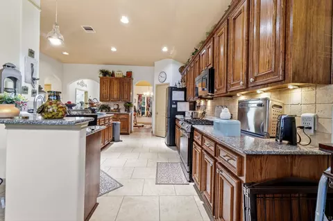 Kitchen - 1122 Windsor Chase Ln, Spring, TX 77373 photo 4 of 4