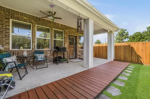 Exterior - 1122 Windsor Chase Ln, Spring, TX 77373 photo 13 of 15