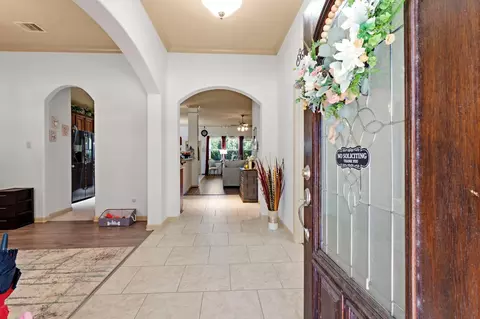 Entry Way - 1122 Windsor Chase Ln, Spring, TX 77373 photo 1 of 3