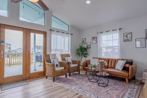 23011 Camino St, Galveston, TX 77554