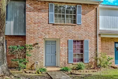 537 Longmeadow St, Beaumont, TX 77707