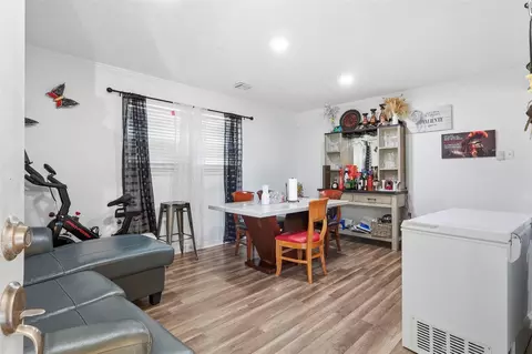 7210 Colton St, Houston, TX 77016