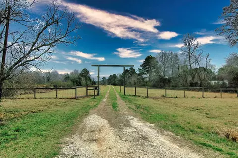366 County Road 190, Liberty, TX 77575
