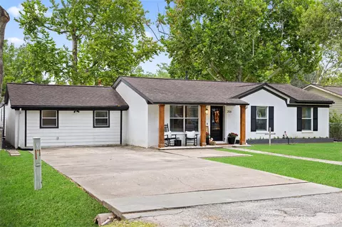 206 Edens Ave, League City, TX 77573