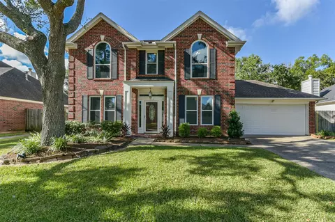 1812 Oak Cluster Cir, Pearland, TX 77581
