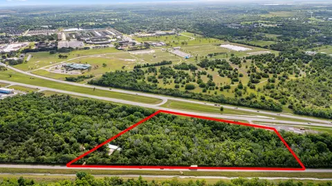 002 Johnston St, Alvin, TX 77511