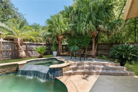 2525 W Ranch Dr, Friendswood, TX 77546