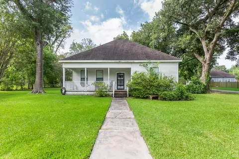 385 W Cora Lee St, Sour Lake, TX 77659