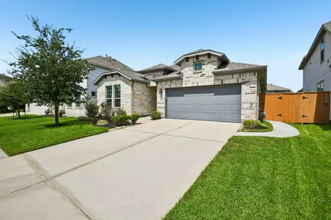 Exterior - 3827 Robinson Bend Dr, Spring, TX 77386 photo 2 of 7