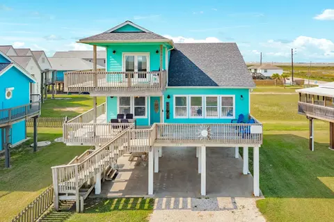 119 Bay Ave, Surfside Beach, TX 77541