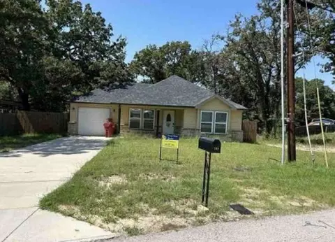 301 Indian Oaks Trl, Quinlan, TX 75474