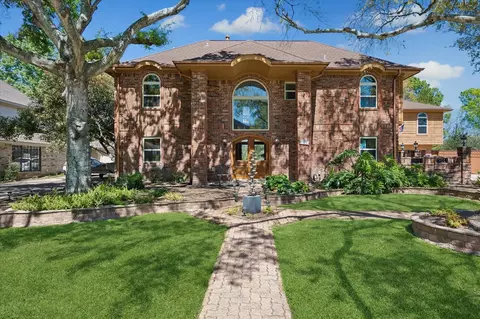 1835 Raintree Cir, Seabrook, TX 77586