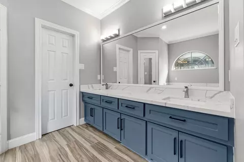 Bath - 18606 Candlechase Dr, Spring, TX 77388 photo 3 of 6