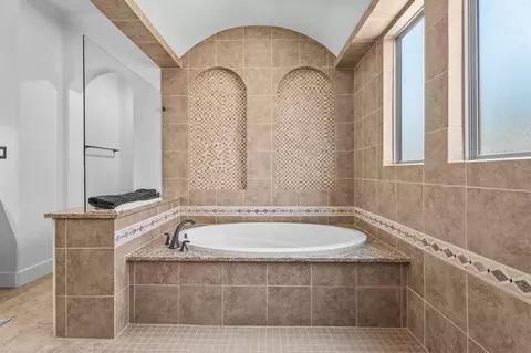 Bath - 15718 Conners Ace Dr, Spring, TX 77379 photo 5 of 9