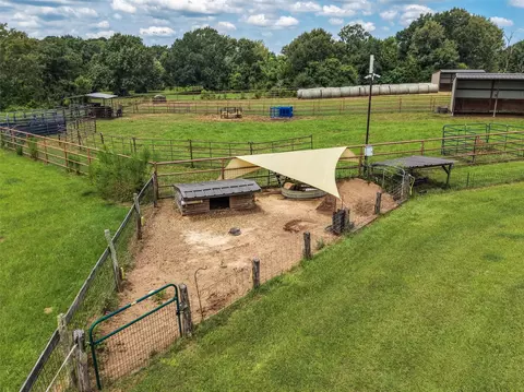 Exterior - 28659 Double Culvert Rd, Hempstead, TX 77445 photo 5 of 9