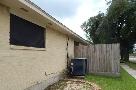 Exterior - 6402 Brookgate Dr, Spring, TX 77373 photo 4 of 6