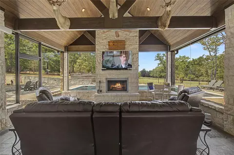 Exterior - 3233 N State Highway 19, Trinity, TX 75862 photo 3 of 11