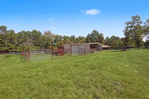 Exterior - 3233 N State Highway 19, Trinity, TX 75862 photo 9 of 11