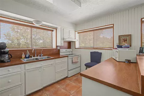 Kitchen - 3233 N State Highway 19, Trinity, TX 75862 photo 4 of 4