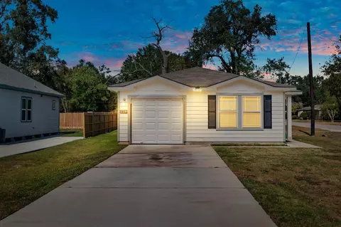 2802 Sledge St, Waller, TX 77484 photo 1