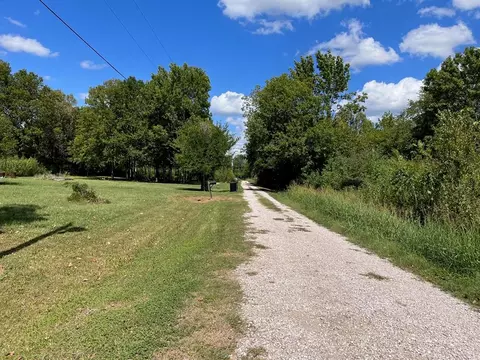 31 A R Kirk Rd, Trinity, TX 75862