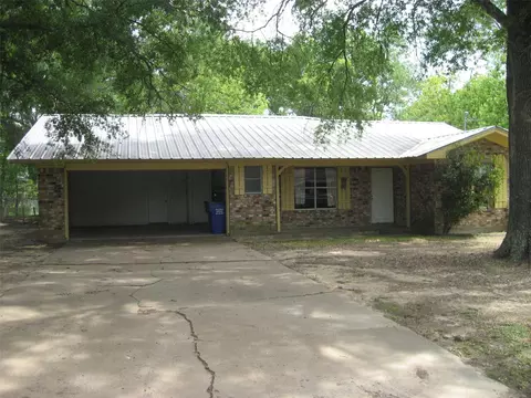 108 Briar Ln, Crockett, TX 75835