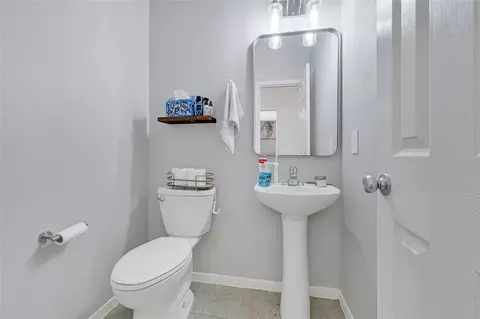 Bath - 21406 Snow Goose Ct, Spring, TX 77388 photo 1 of 7