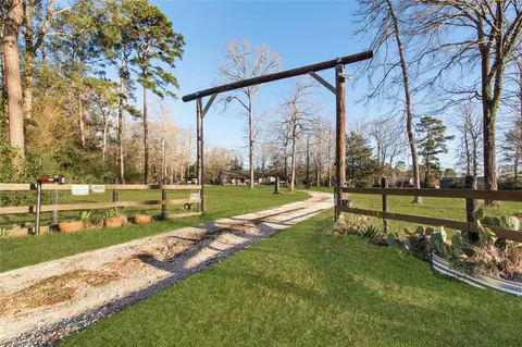 4600 Duff Rd, Livingston, TX 77351