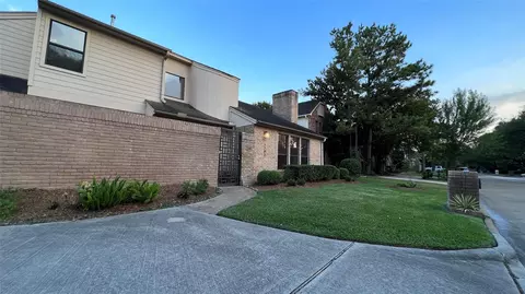 3203 Ashfield Dr, Houston, TX 77082