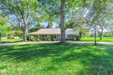 6717 S F Austin, Jones Creek, TX 77541