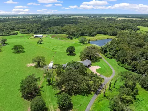 35111 Tompkins Rd, Hempstead, TX 77445