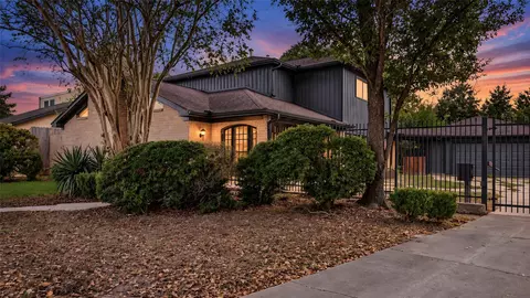 10907 Braes Forest Dr, Houston, TX 77071