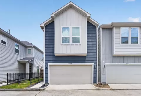 1205 W Tidwell Rd, Houston, TX 77091