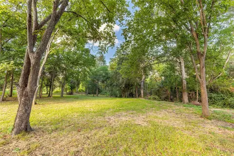 143 Wild Phlox Dr, Bellville, TX 77418