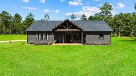 769 Lost Lk, Livingston, TX 77351