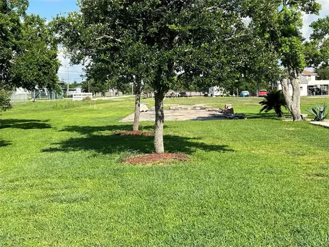 lot S 47-48 16th St, San Leon, TX 77539
