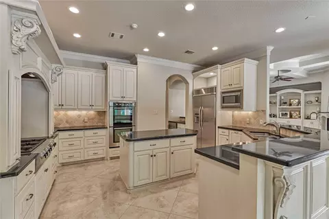 Kitchen - 8003 Marshall Falls Dr, Spring, TX 77379 photo 4 of 7