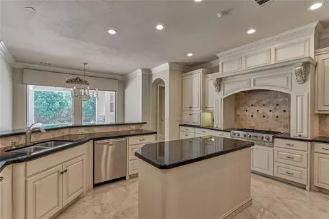 Kitchen - 8003 Marshall Falls Dr, Spring, TX 77379 photo 6 of 7