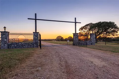 3677 Reinhardt Rd, Bellville, TX 77418