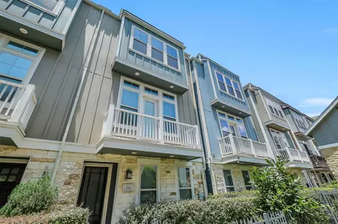 714 N Shepherd Dr, Houston, TX 77007
