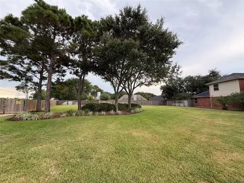 1212 Bay Area Blvd, League City, TX 77573