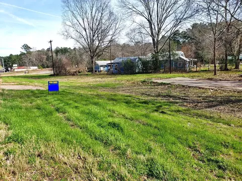 1330 Us Hwy 190 W, Oakhurst, TX 77359