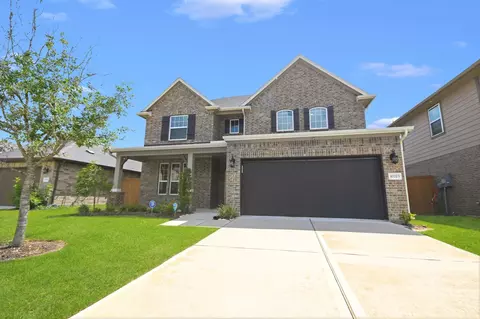 10723 Cliffs View Dr, Rosharon, TX 77583