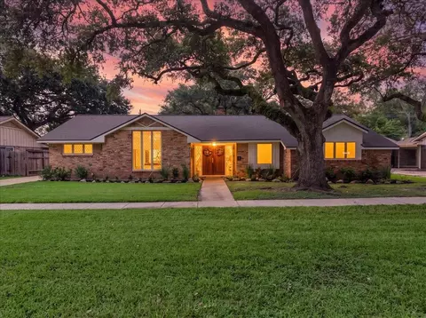 2022 Willow Wisp Dr, Seabrook, TX 77586