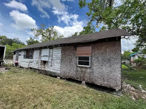 7004 Market St, Houston, TX 77020