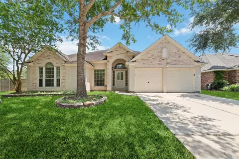 8122 Dune Brook Dr, Houston, TX 77089