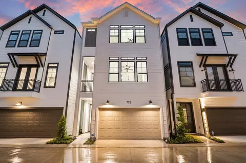 752 Curtin St, Houston, TX 77018