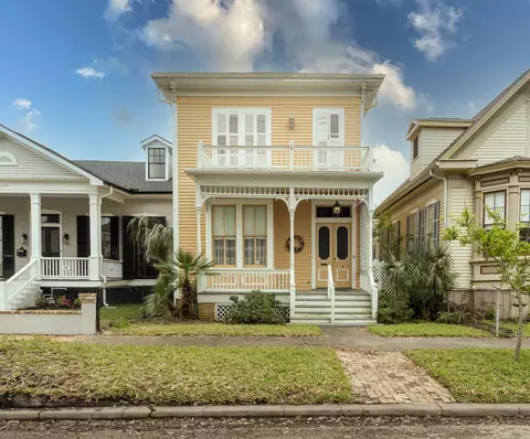 1209 Sealy St, Galveston, TX 77550