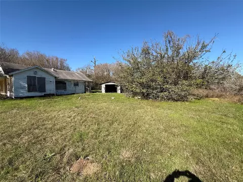 10 Foster Ln, Hempstead, TX 77445