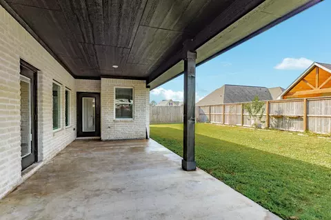 Exterior - 2 Greystone Ct, Angleton, TX 77515 photo 6 of 6